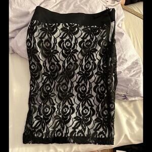 Venus Black And White Skirt Size 8